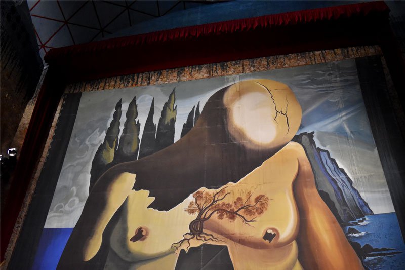 Galos atspindžiai Salvador Dali paveiksluose