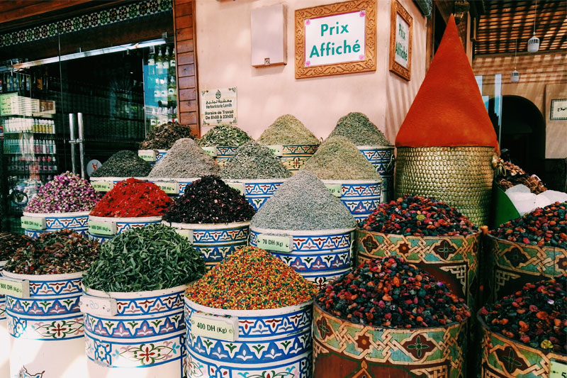 Prieskonių gausybė Maroko turguje